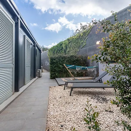 The Jolie - A Retreat In The In An Entire House Funchal