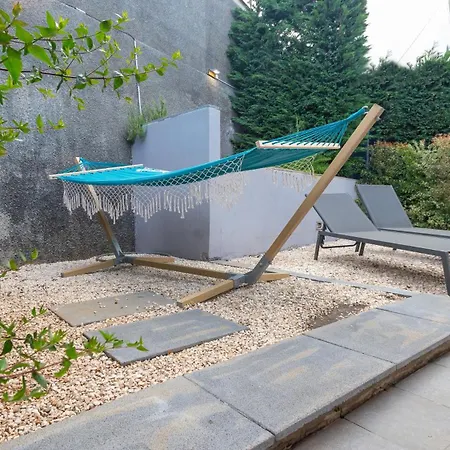 Nyaraló The Jolie - A Retreat In The In An Entire House *