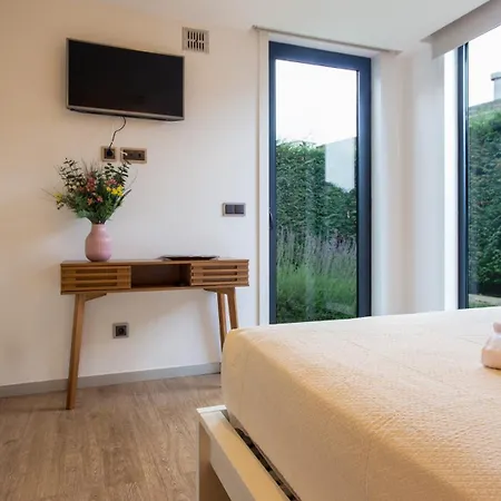 The Jolie - A Retreat In The In An Entire House * Funchal (Madeira)