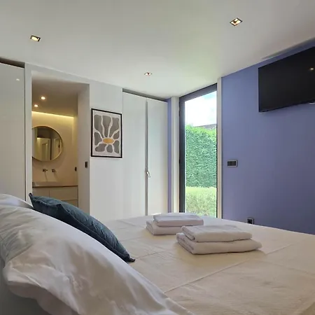The Jolie - A Retreat In The In An Entire House Funchal