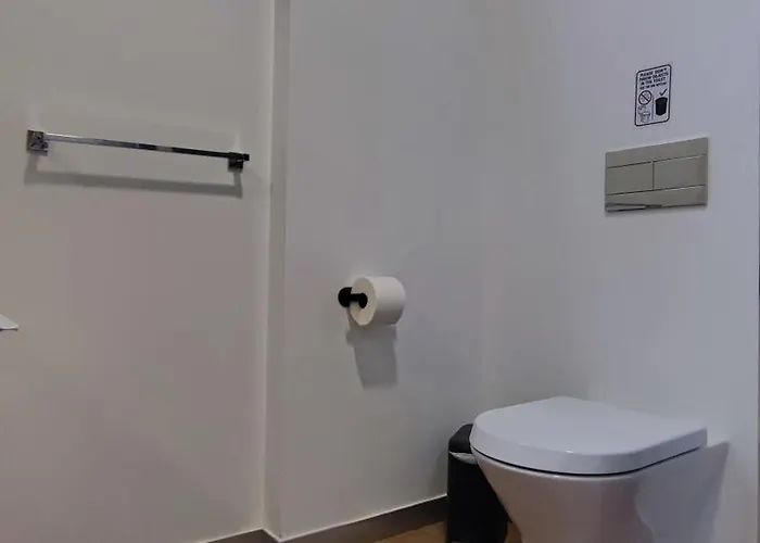 The Jolie - A Retreat In The In An Entire House * Funchal (Madeira)