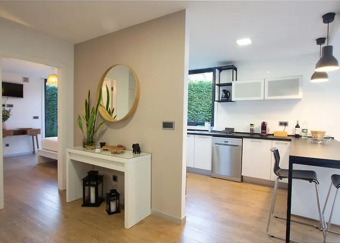 The Jolie - A Retreat In The In An Entire House Funchal (Madeira)