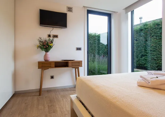 The Jolie - A Retreat In The In An Entire House * Funchal (Madeira)