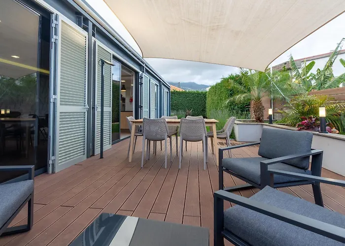 The Jolie - A Retreat In The In An Entire House Funchal (Madeira)