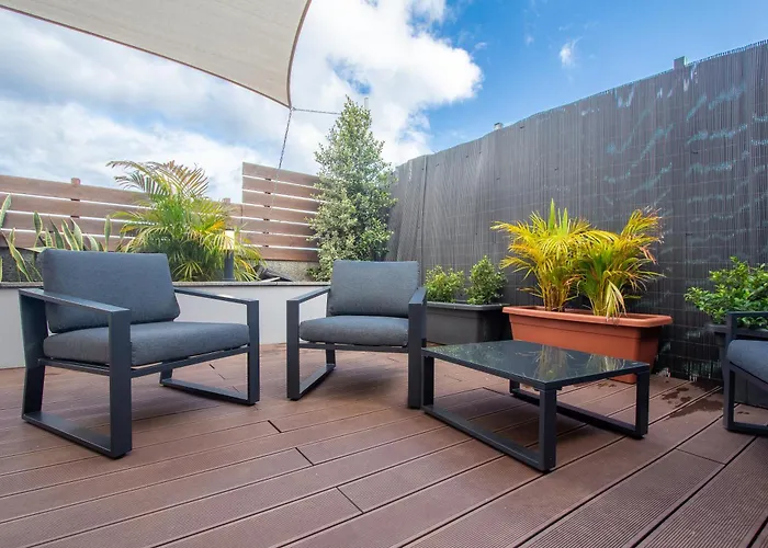 The Jolie - A Retreat In The In An Entire House Funchal (Madeira)