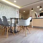 The Jolie - A Retreat In The In An Entire House *